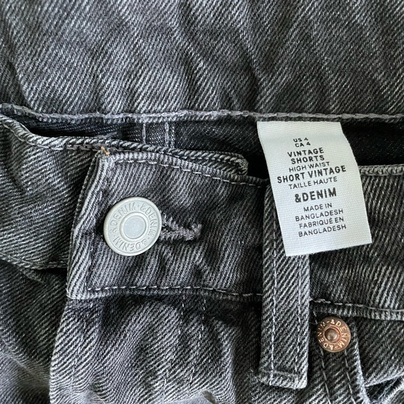 H&M Vintage Denim Shorts High Waisted - Picture 4 of 4